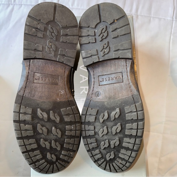 Preowned Grey Varese Causal Boots. - Picture 2 of 7